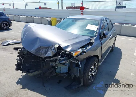 2017 Honda Accord Lx z USA, uszkodzony, nr VIN 1HGCR2F4XHA157213